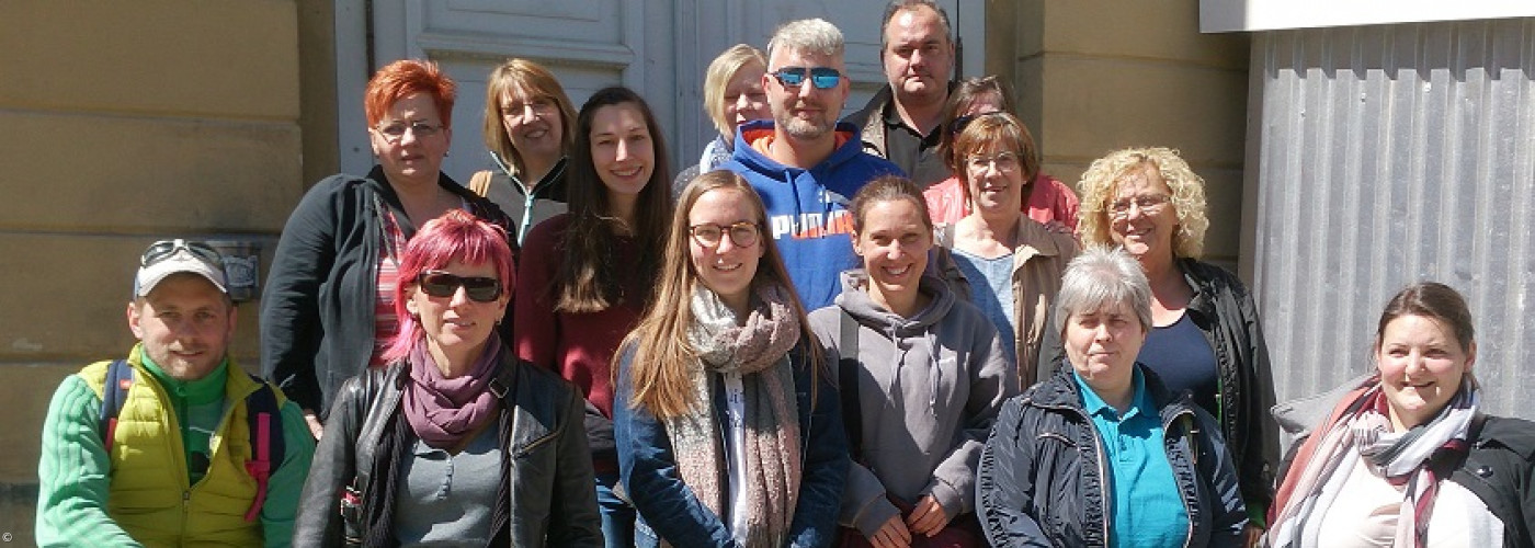 5.4._wir_suchen_header1_0